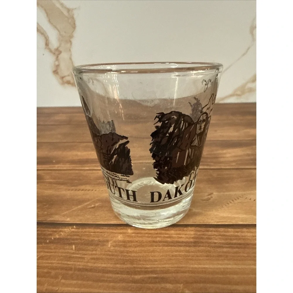 South Dakota Shot Glass, Mt. Rushmore, Badlands, Wall Drug‎ Store, Barware